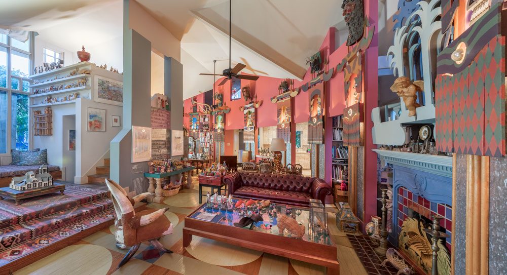 Charles Moore House, the living room