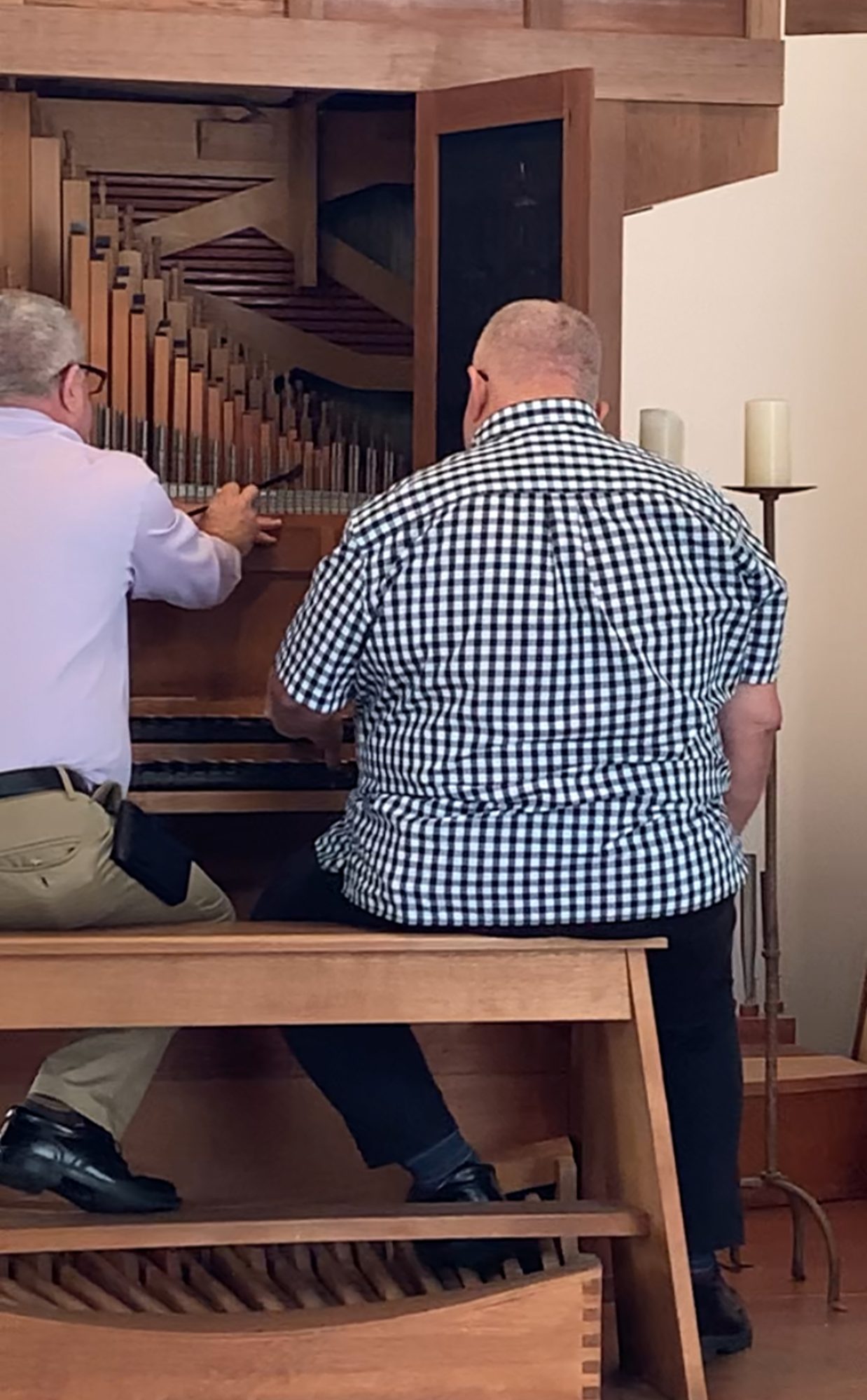 Burns House organ: Ahrend & Brunzema Organ Restoration